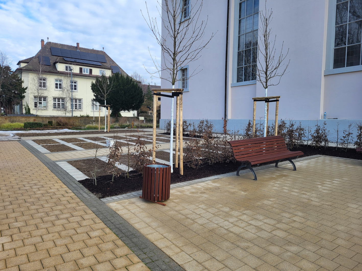 Platzgestaltung an der Kirche