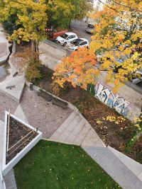 Bereich mit Bänken von oben